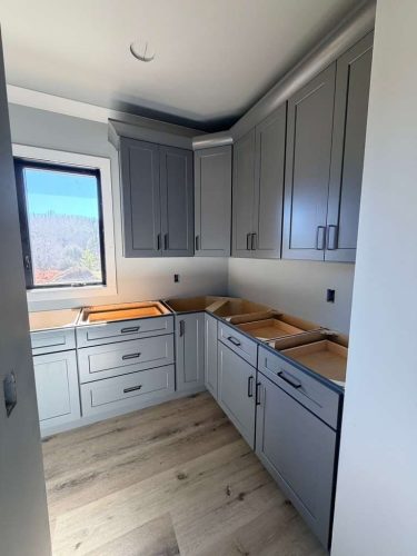 Amish-cabinetry-knoxville-tn-holmans-cabinets-3-2-2026-009